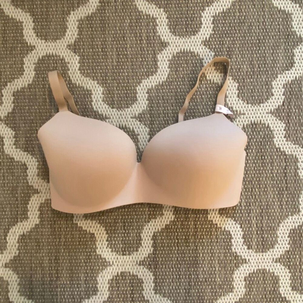 Victoria’s Secret bra T-shirt lightly lined wireless bra, size 40DD